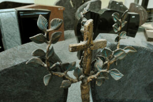 Beispielfoto Accessoire Kreuz aus Bronze