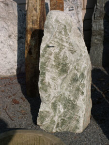 Beispielfoto Felsen Grabmal in einer Steinausstellung